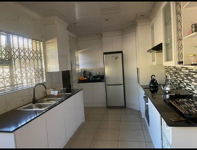 3 BEDROOM HOUSE FOR SALE IN NATURENA
